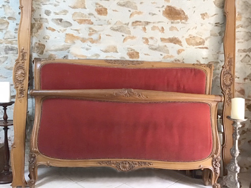 capitone custom kingsize bed